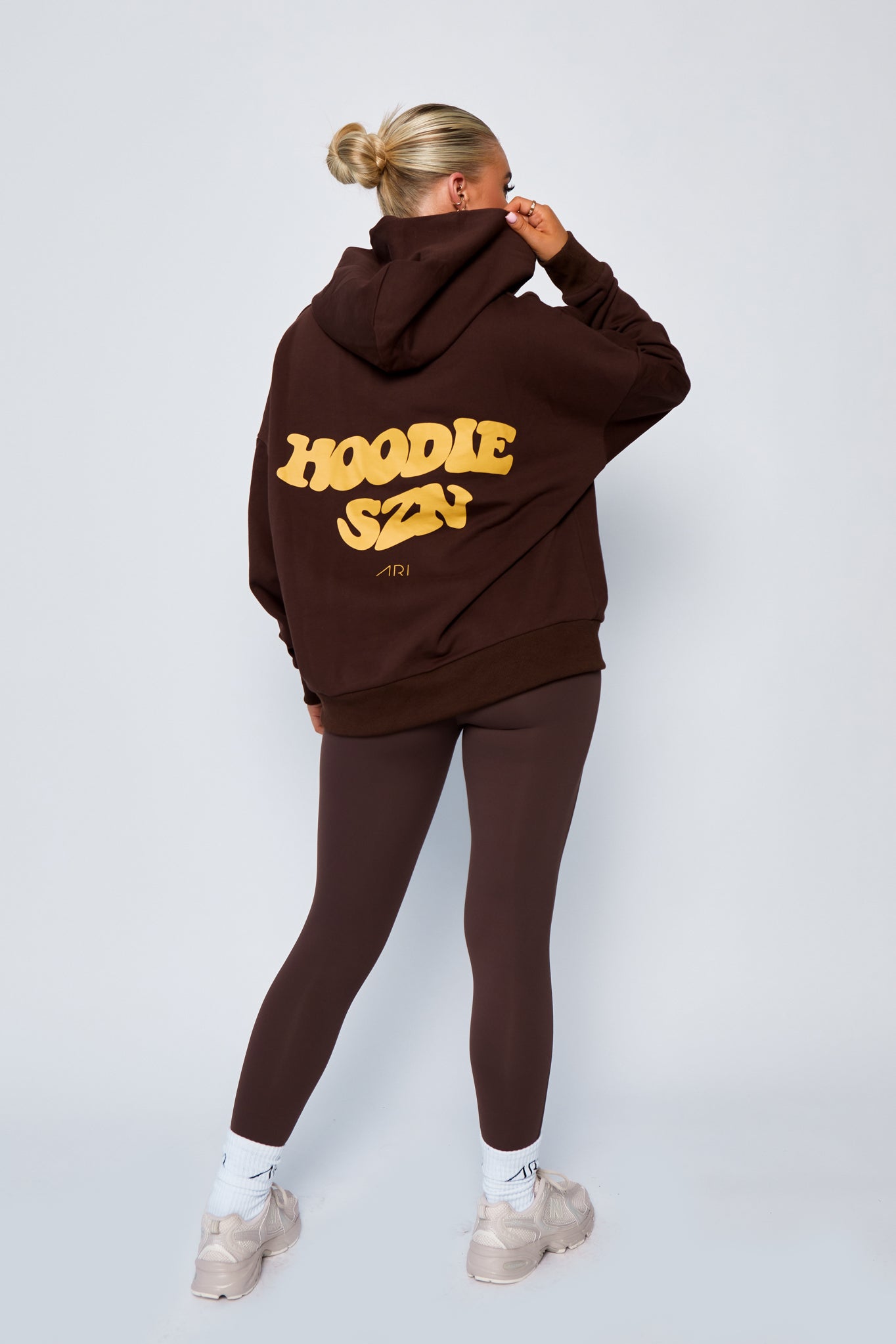 ARI Oversized Hoodie - Chocolate